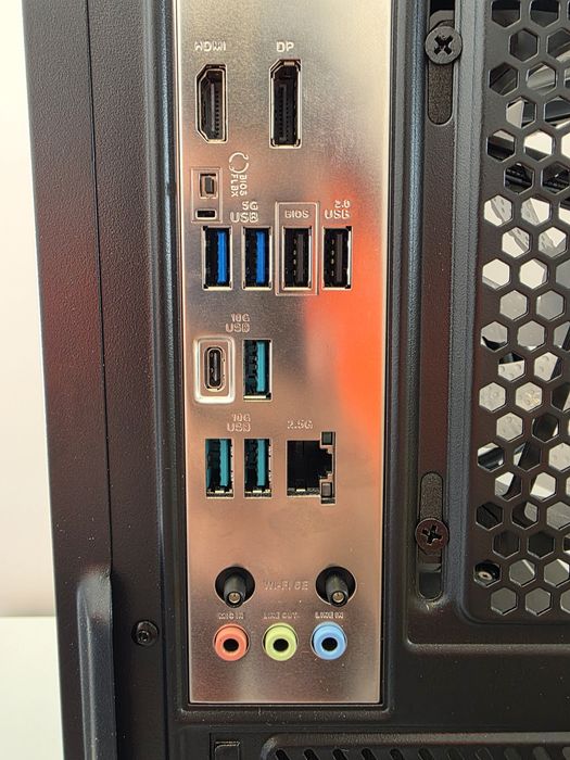 PC Gamer Ryzen 5 9600x RTX5070 64GB RAM DDR5 com GARANTIA