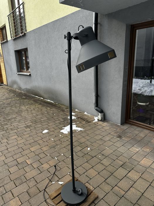 Lampa stojąca Loft salon