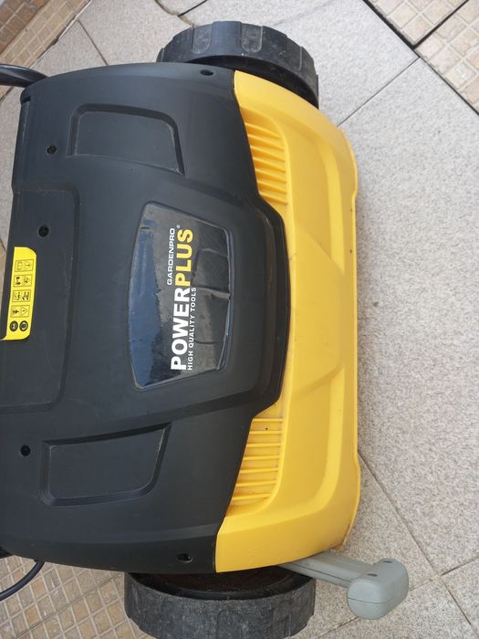 Escarificador eléctrico como novo