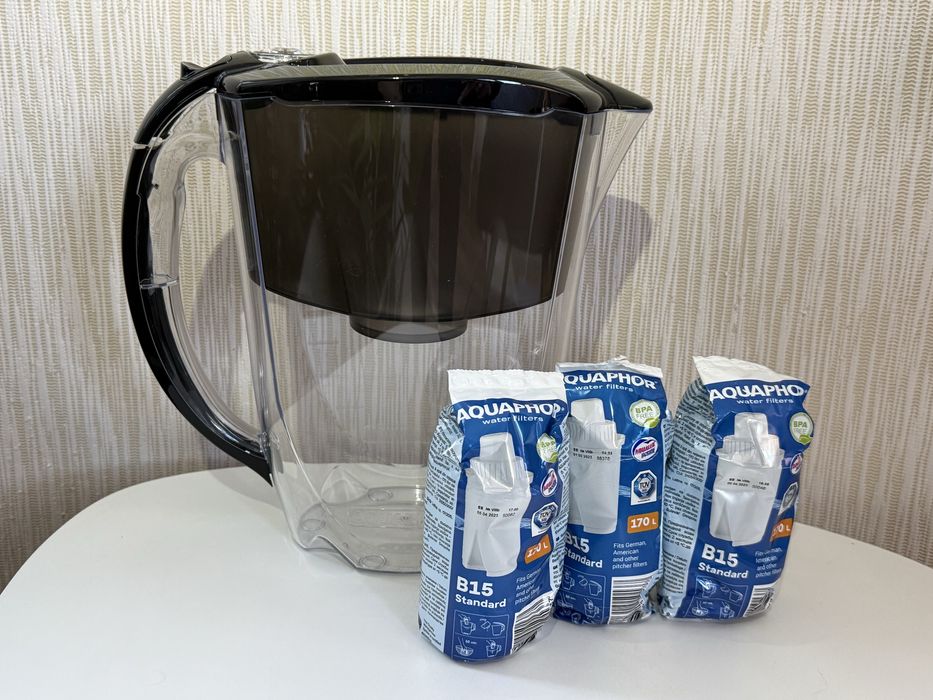 Фільтр-глечик ТМ Аквафор Ідеал з трьома картриджами В15