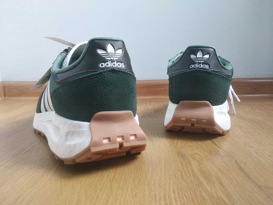 Кросівки Adidas Retropy E5. Розмір 44