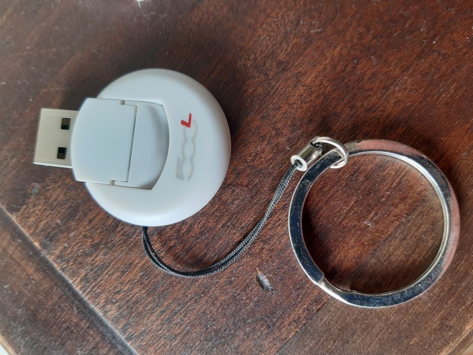 Porta chaves (Fiat 500L) Novo