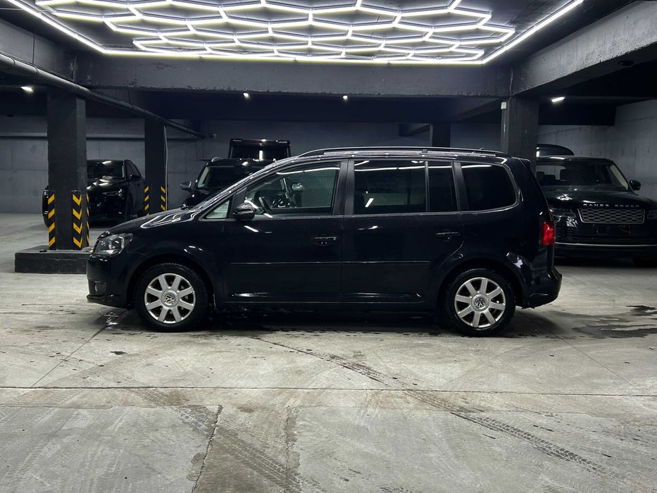 Volkswagen Touran 2011