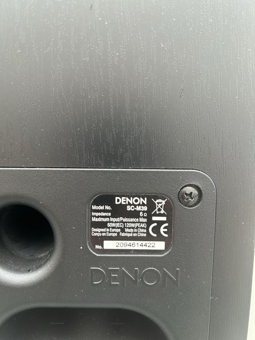 Kolumny głośnikowe  firmy Denon