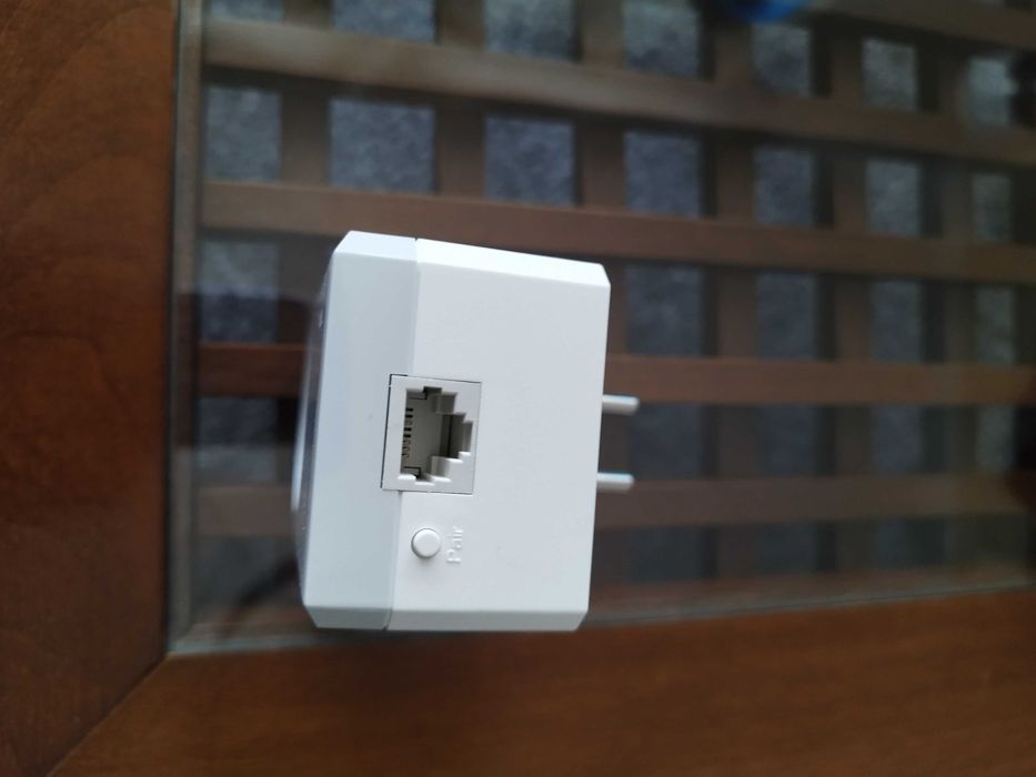 2x TP-Link Conjunto Powerline TL-PA4010P AV600 Kit com Tomada