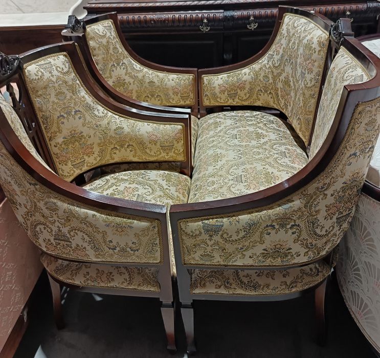 Terno de sofás forrados em tecido