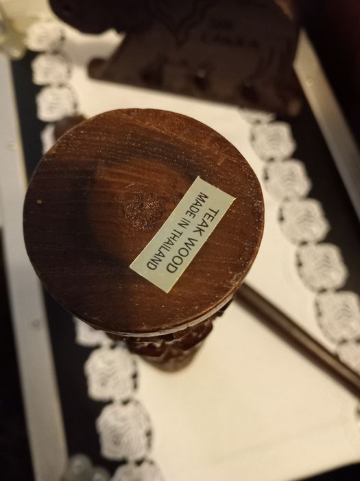 Peças em madeira de varios países como se pode ver nas fotos