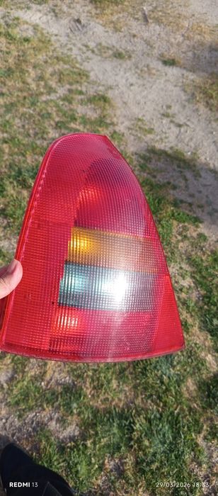 Farolim traseiro lado condutor Clio 1.2 de 99