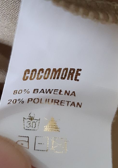 Piękna zdobiona koszula