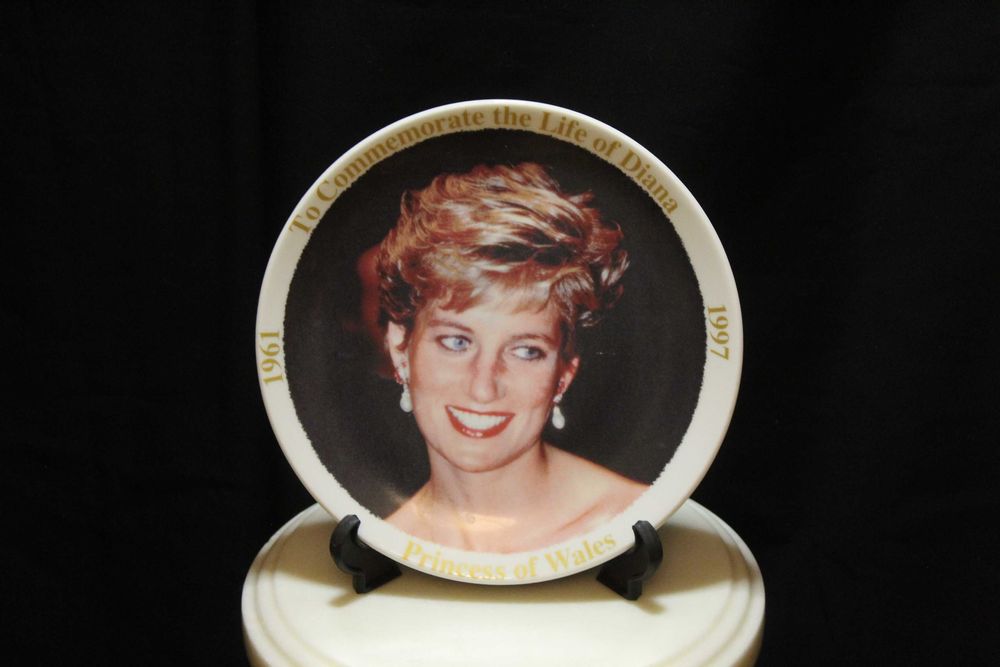 Prato Princesa Diana marcado James Gerard, fine porcelain, Swansea,U.K