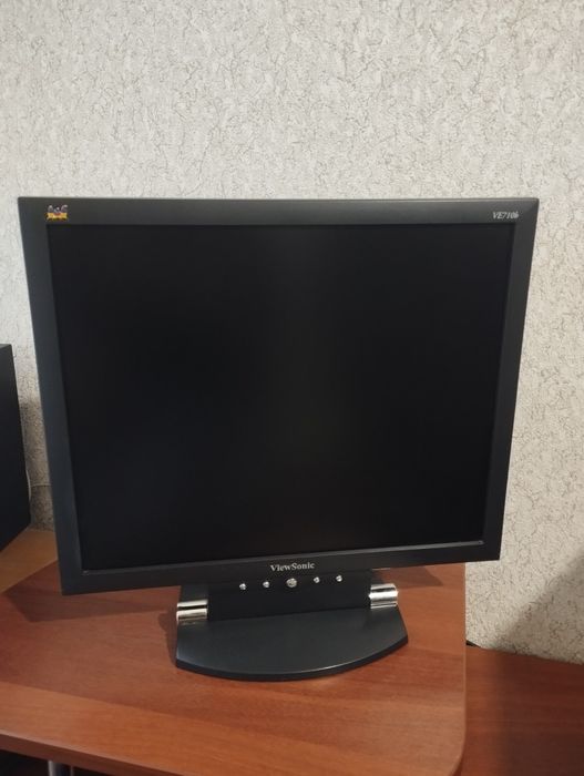 Монитор до компьютера 400грн идеальное состояние