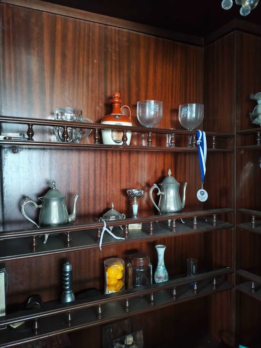 Móvel bar em madeira