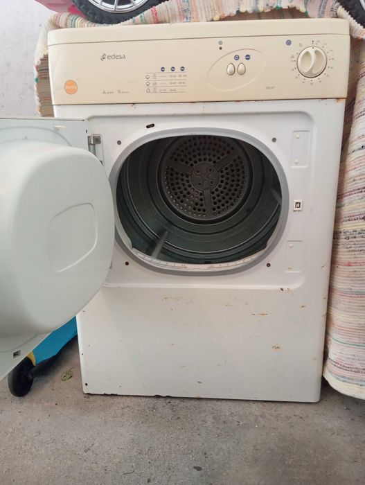 Máquina de secar roupa