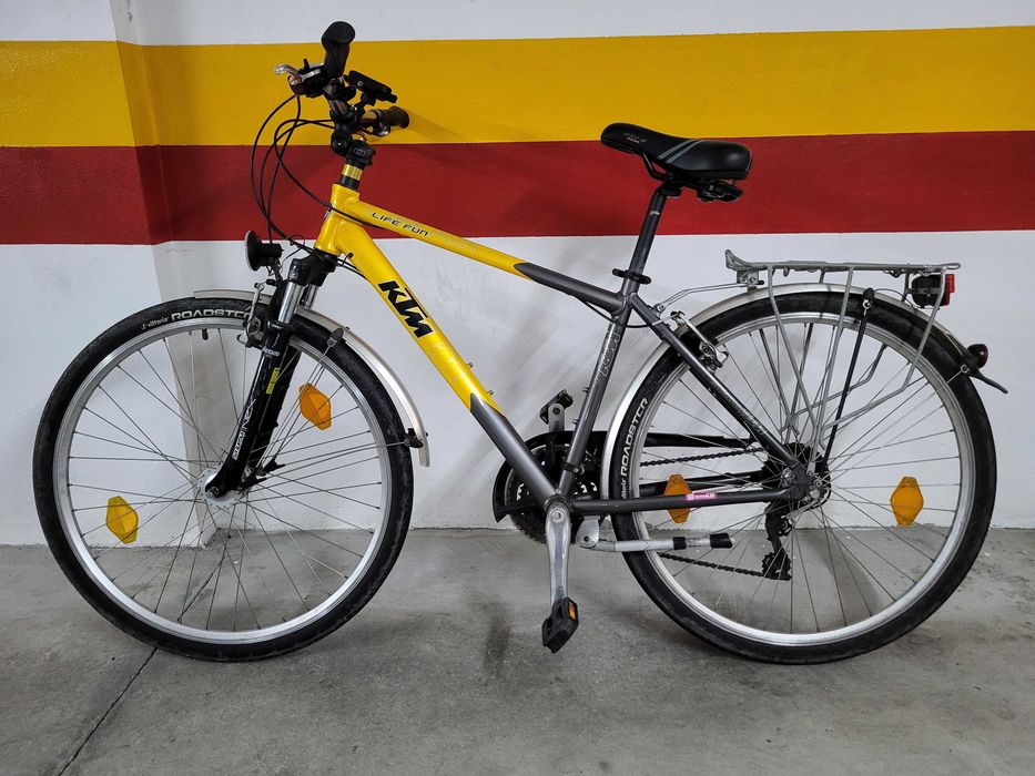 Bicicleta KTM, tamanho S, bom estado, pneus novos