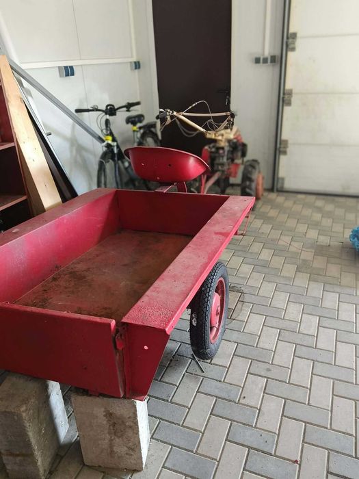 Traktor/dzik Kubota z przyczepką