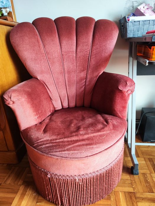 Cadeirão rosa velho