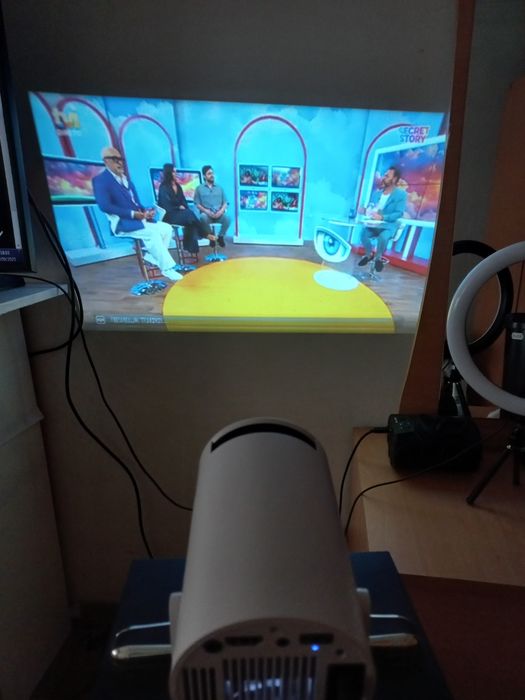 Novo Smart Projetor ultra 4k tem wifi e bluetooth - comando youtube