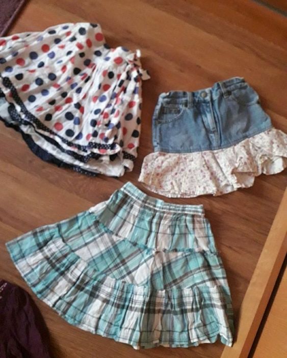 Zestaw 6 ubranek spodnie spódniczki tunika 104 110