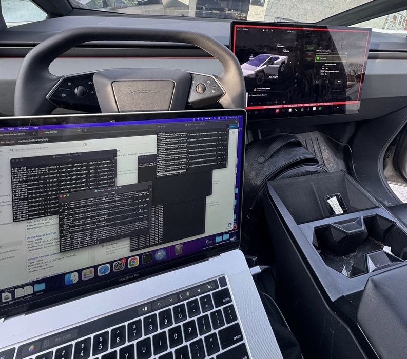 Тесла сервіс Програмні роботи Tesla service Cybertrykc Lucid «ключі»