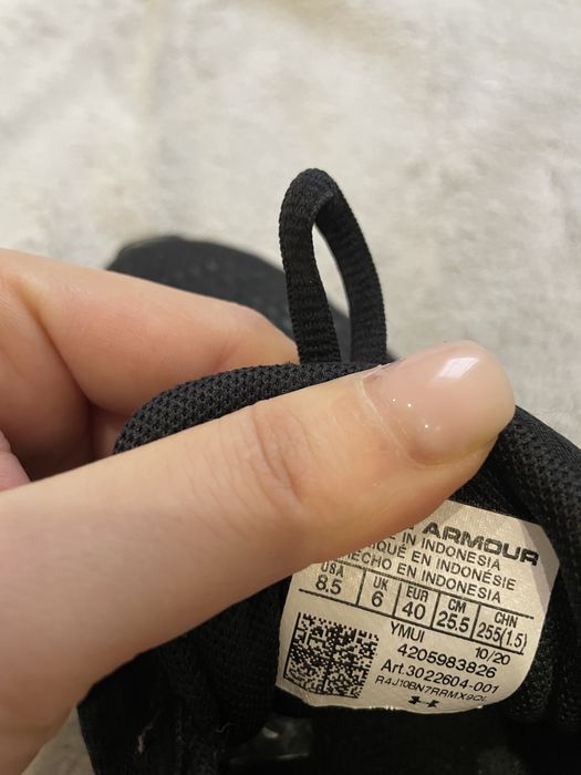 Кросівки чорні жіночі