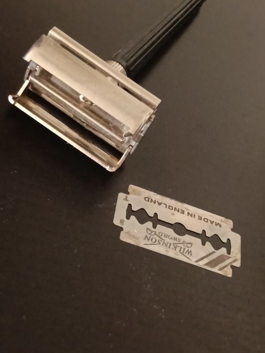 Gillette inglesa e isqueiro colecionavel