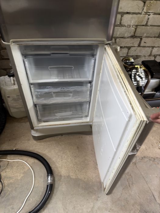Холодильник Indesit