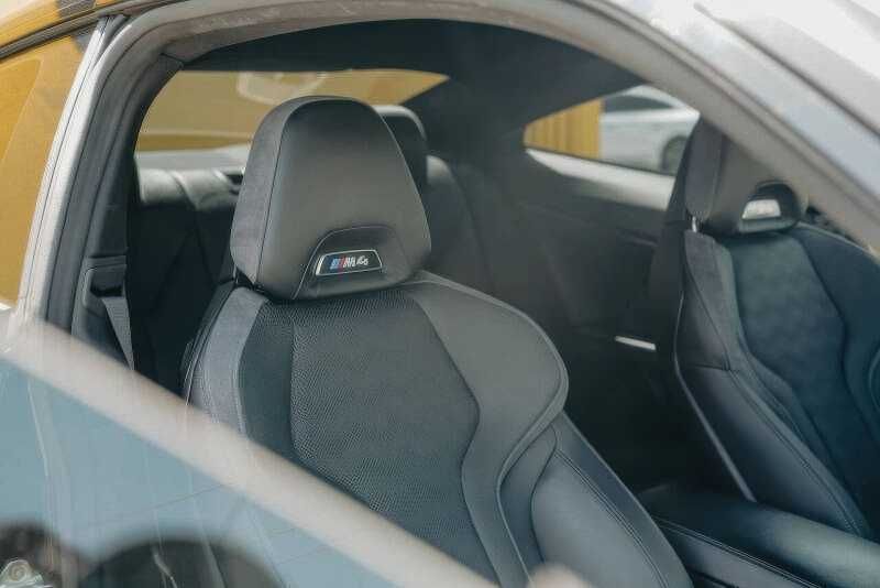 2021    BMW    M4