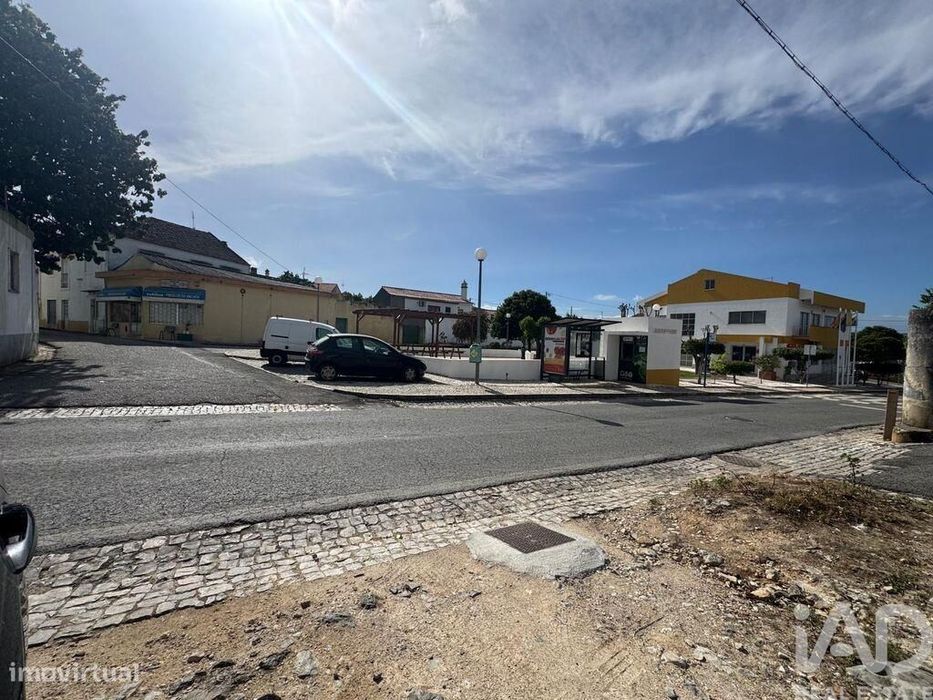 Loja / Estabelecimento Comercial em Malhou, Louriceira e Espinheiro de