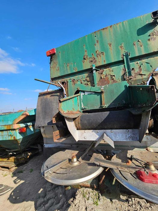 Розкидач добрив Amazone ZGВ-8200