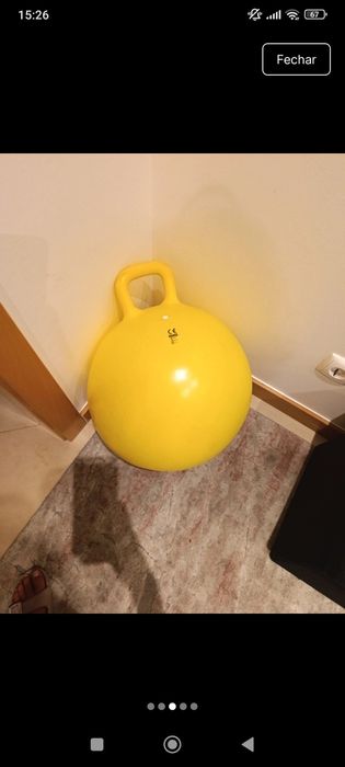 Bola saltitona criança
