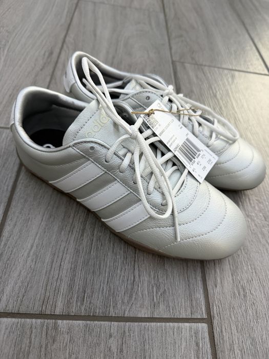 кеди Adidas, серебристі, 36 р. нові