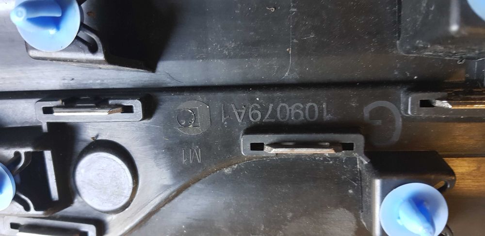 listwa drzwi Renault scenic 4 IV