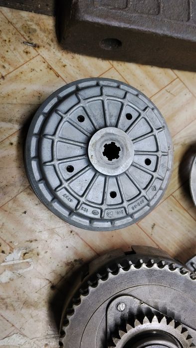 Продам корзину сцепления Ява 638