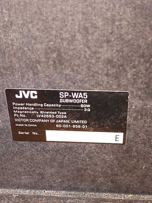 5 colunas de som e subwoofer