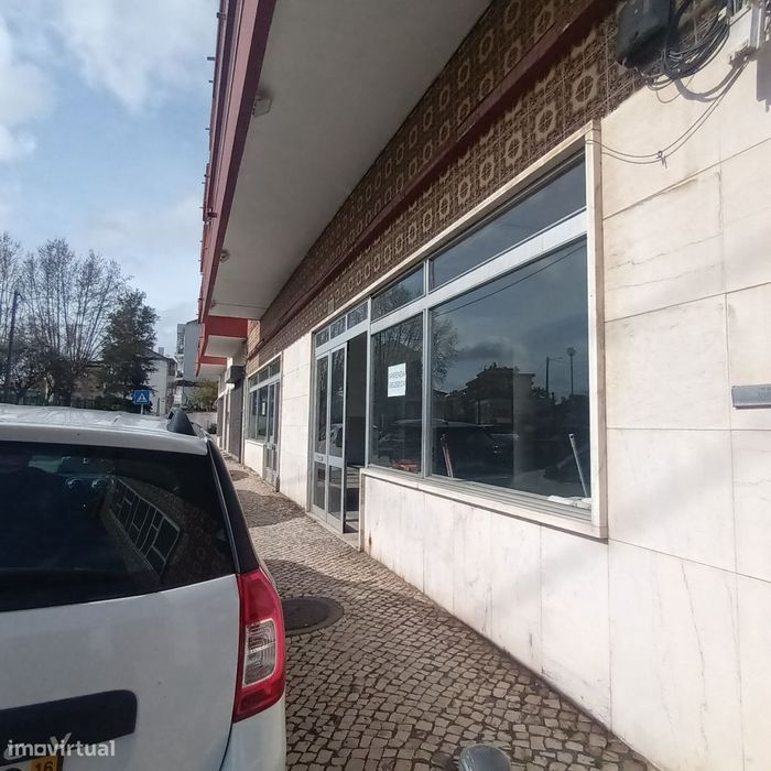 Imóvel Comercial para Arrendar em Alverca