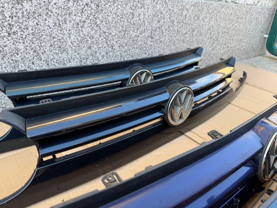 Grelha Frontal Golf 3 GTI Original Volkswagen com símbolo