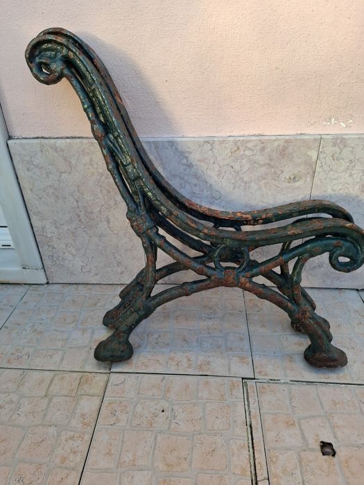 Pés de banco de jardim