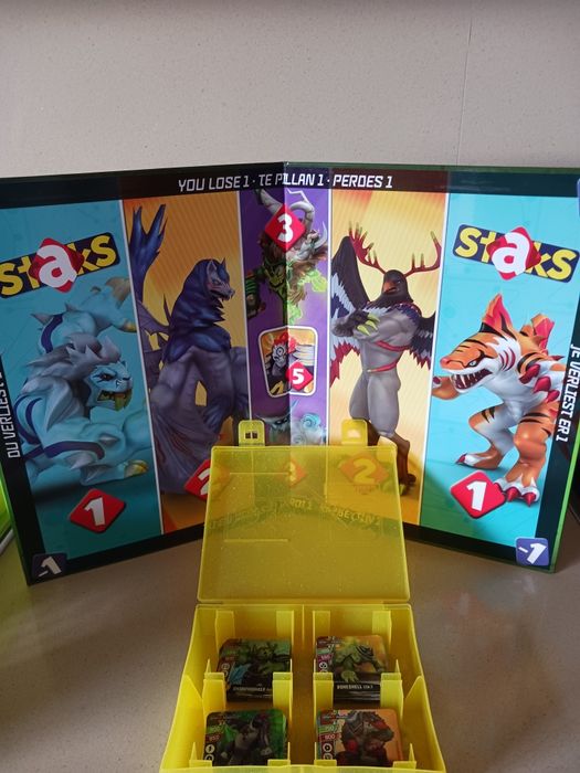 Invizimals - Pack 37 imans + Caixa + Tabuleiro + Caderneta