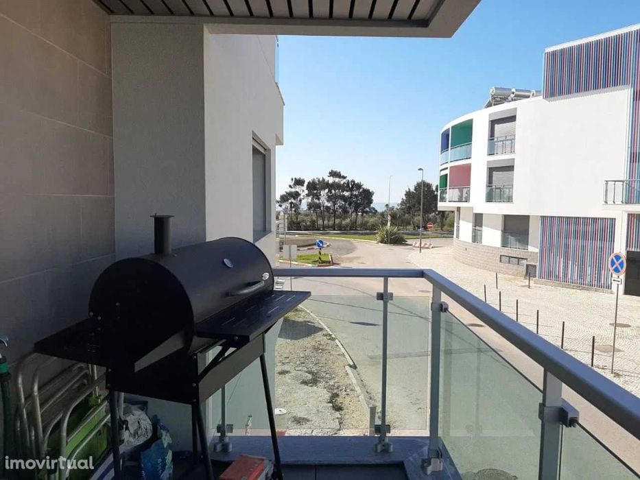 T2 com ar condicionado e WIFI junto à praia