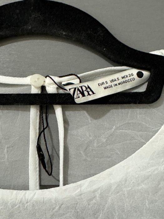 Блузка ZARA з пірʼям, НОВА!