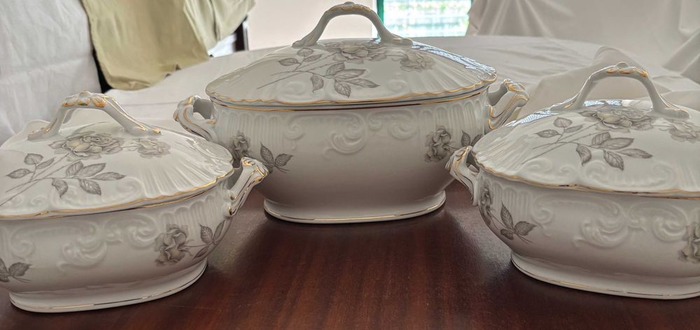 Serviço de Jantar, Vista Alegre, edição Mouzinho 12 pessoas (Completo)