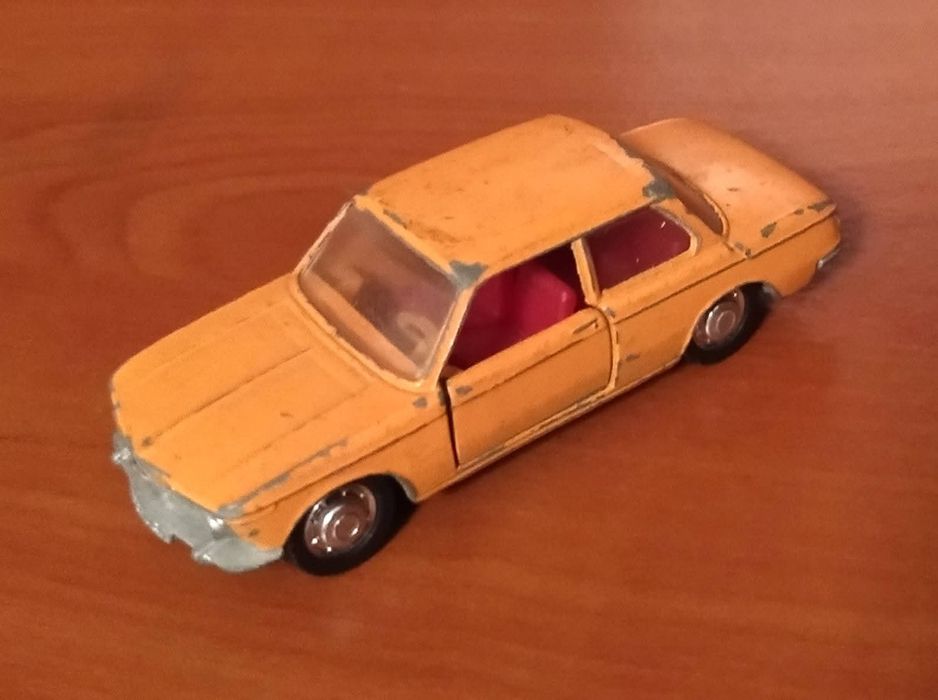 Miniatura vintage - BMW 1600/2002 - Schuco