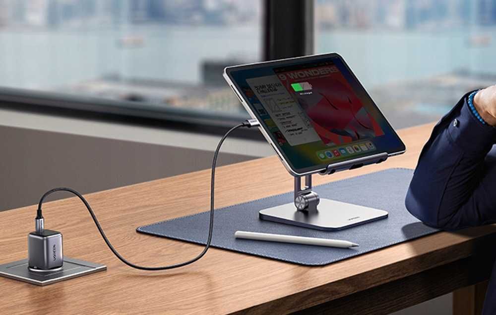 Ładowarka sieciowa Ugreen USB-C GaN Fast charger uniwersalna 30W