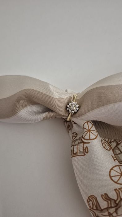 Złoty pierścionek Apart 585 diamenty