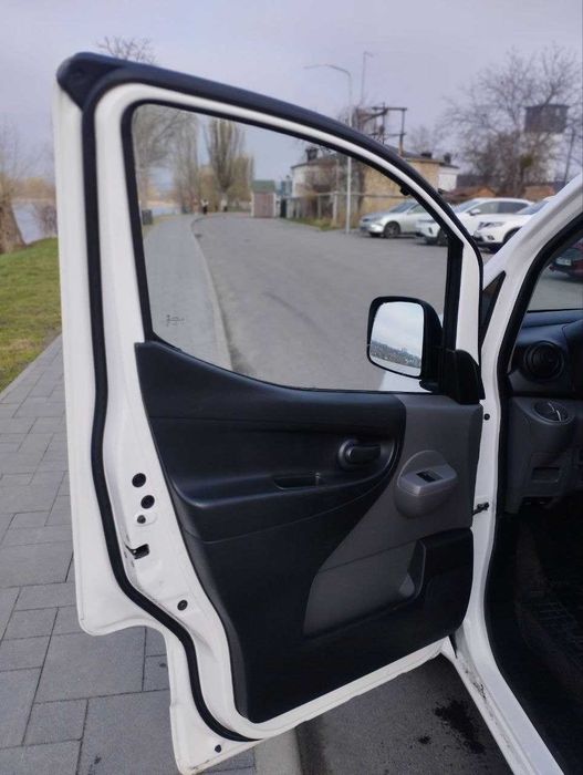 Nissan e-NV200 2015