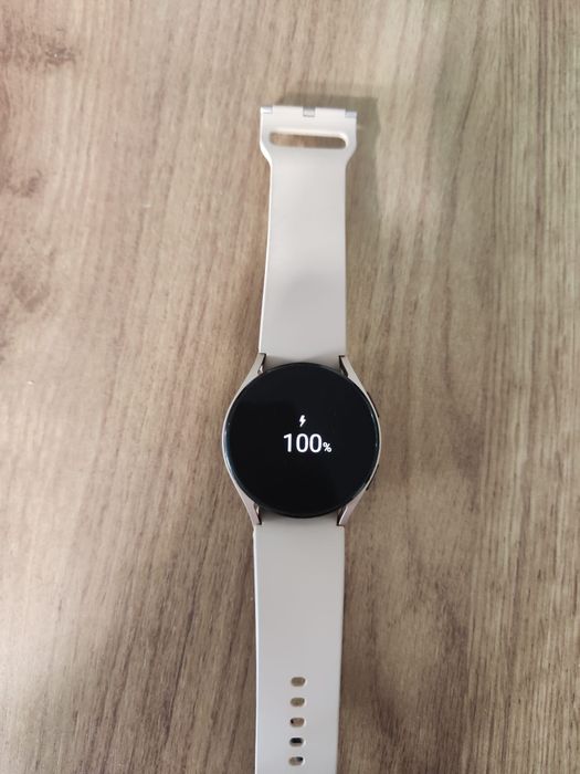 Samsung Galaxy Watch 4 • 40 mm • Bluetooth • Stan idealny • Gwarancja