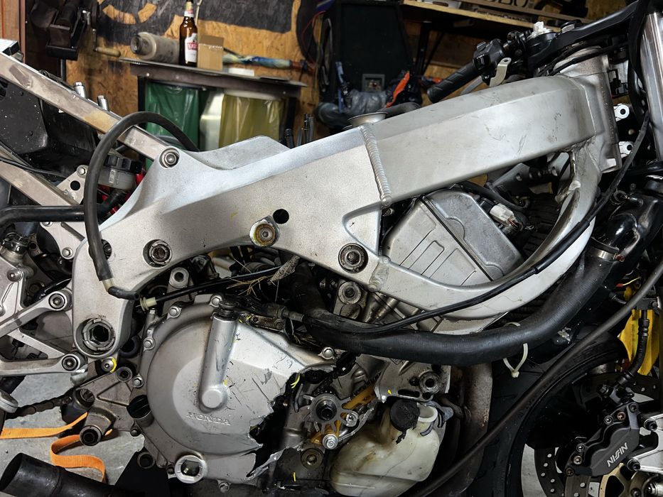 Rama honda cbr f4 z papierami lub bez