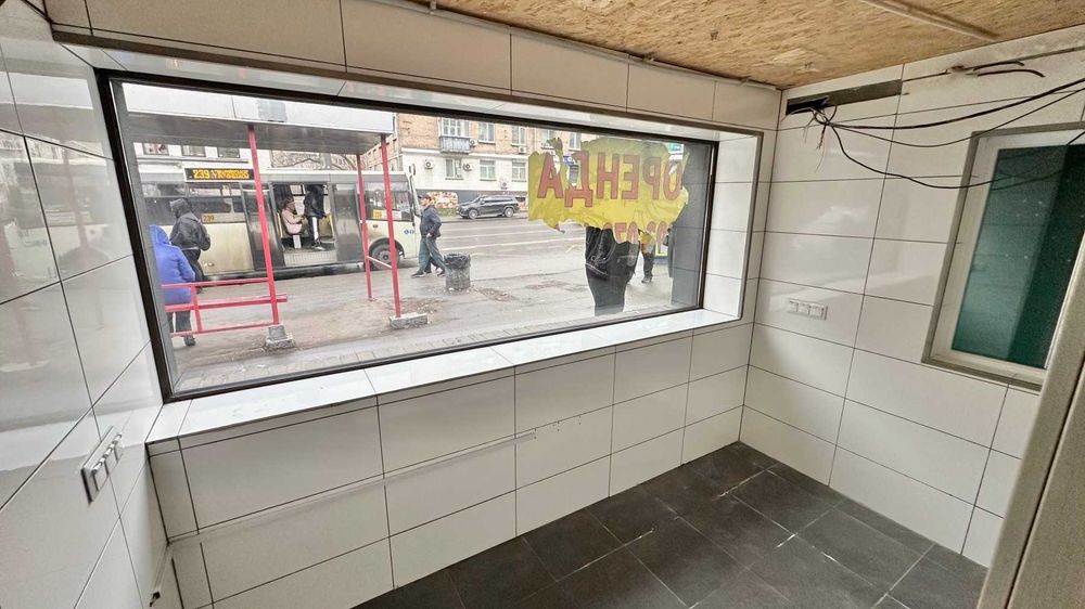 Без% Фото реал  н/ф 132м2 фасад 1пов зупинка гр.трансп. м Шулявка 14хв