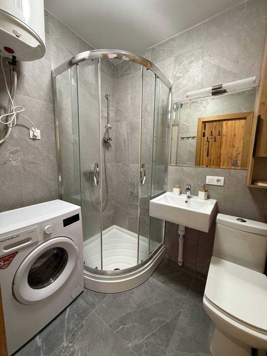 Квартира в сучасному ЖК біля метро Академмістечко