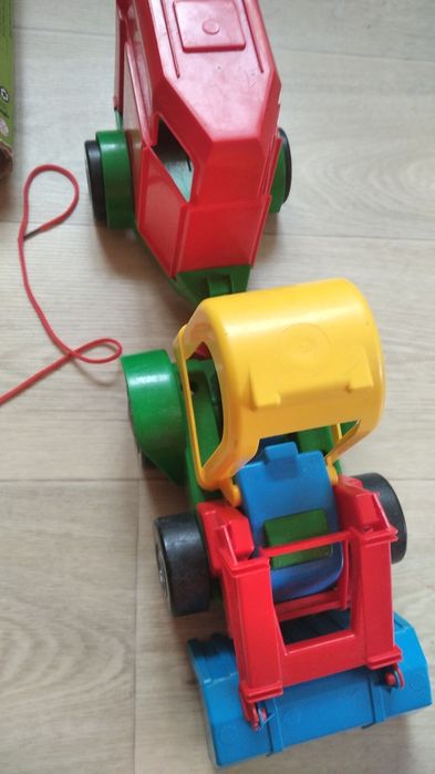 Поезда, трансформеры и скритчеры,трактор с прицепом